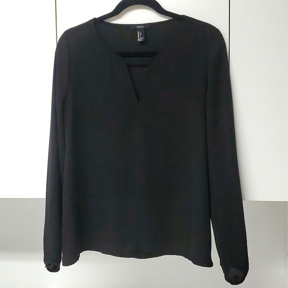 Forever 21 Women's Large Black v Neck Dress Shirt